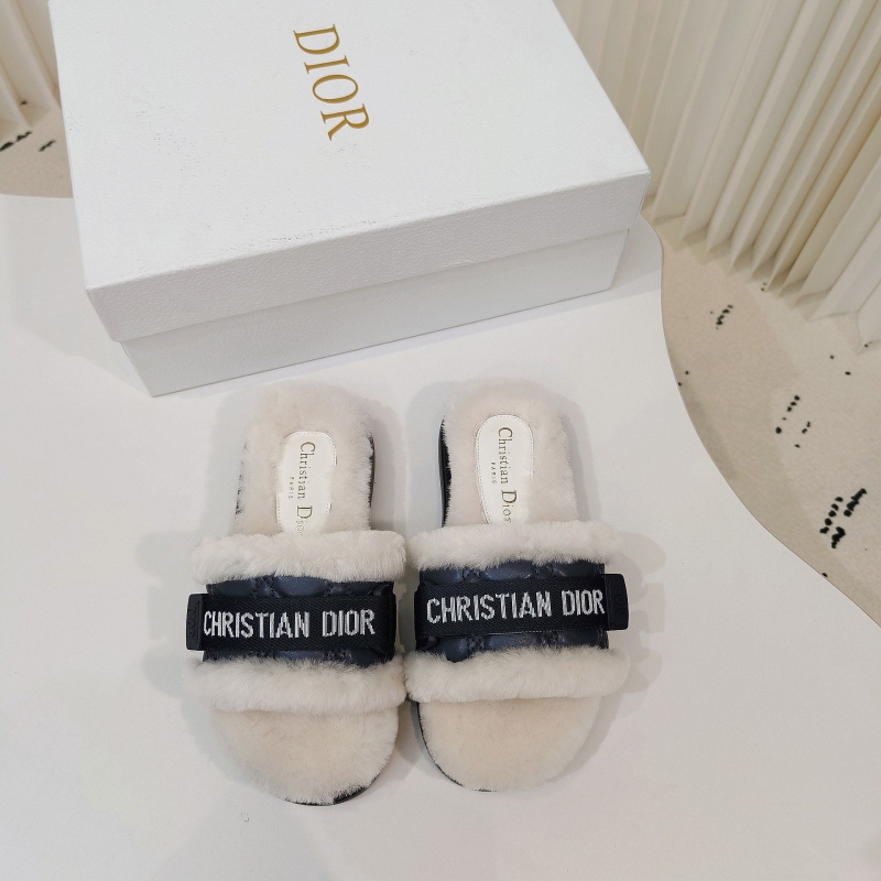 ch**an D*or slippers
